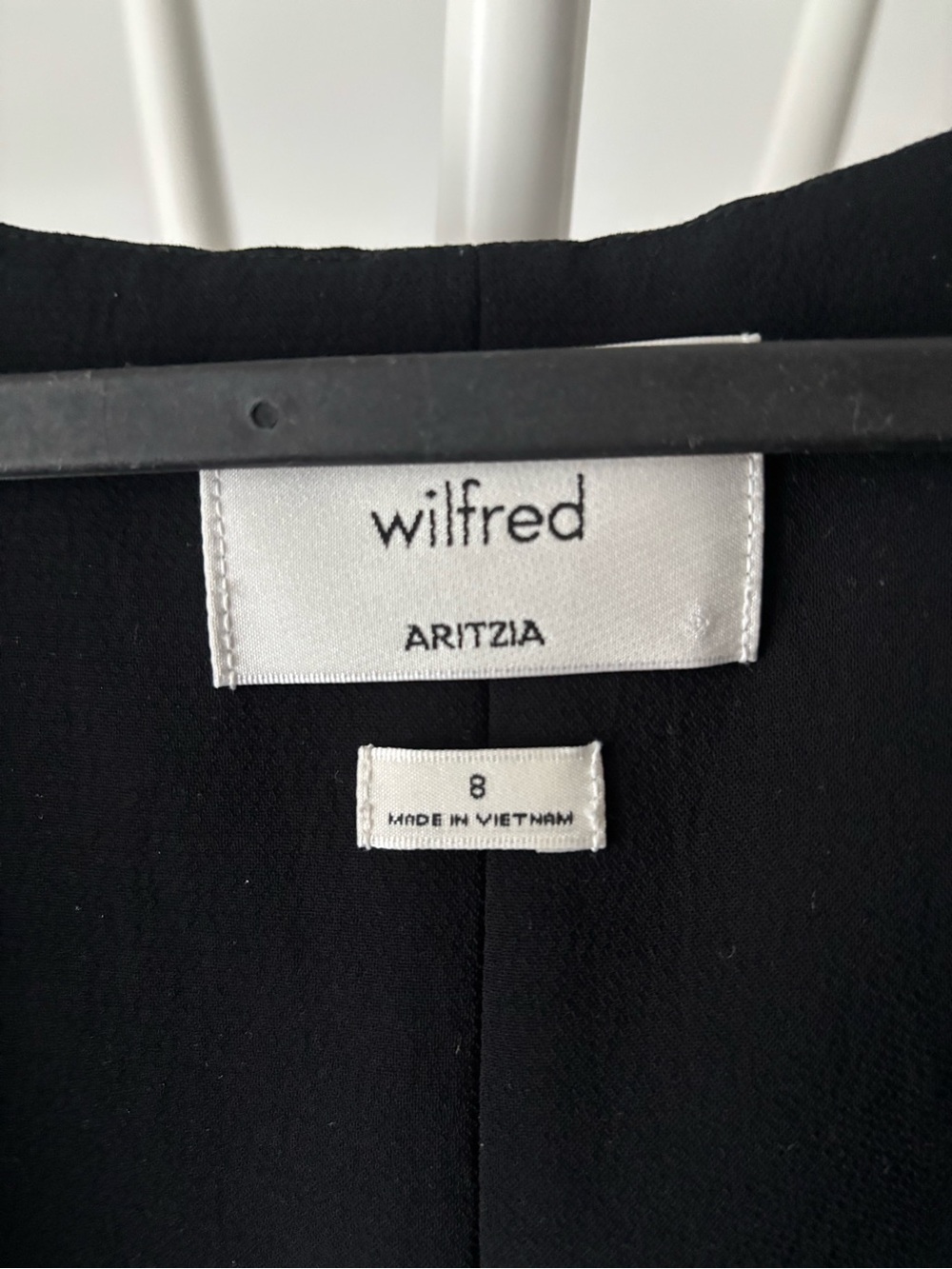 Aritzia Wilfred Black Sleeveless Vest - Picture 2 of 3